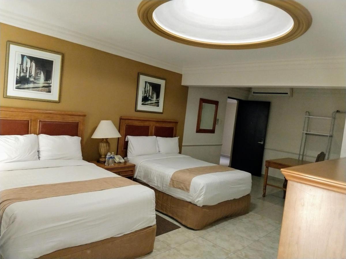 Hotel Savoy Express Torreón Esterno foto